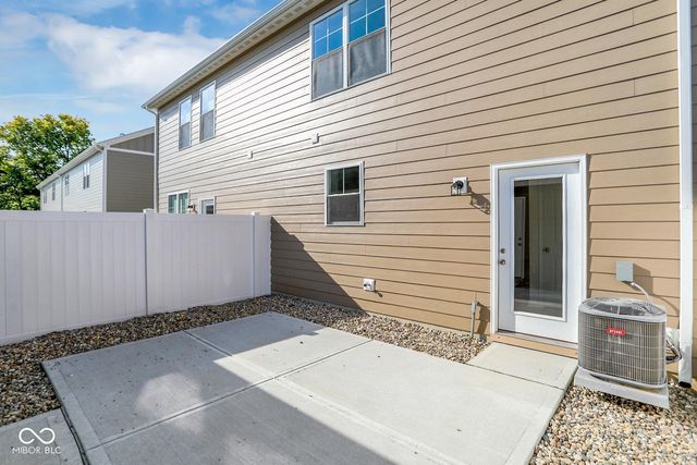 8538 Goldfinch Road, Brownsburg, IN 46112