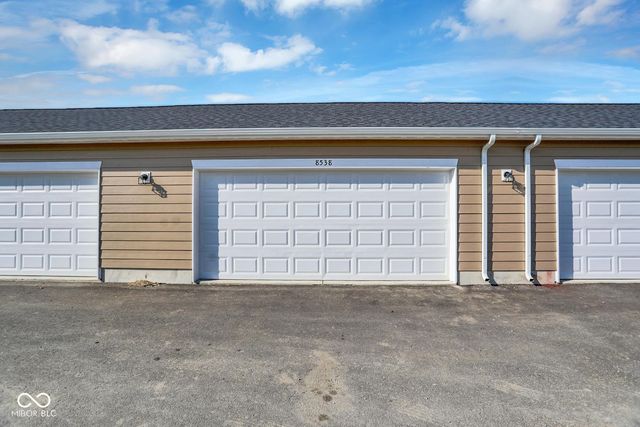 8538 Goldfinch Road, Brownsburg, IN 46112