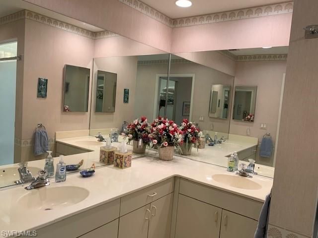 611 Bridgeway LN, Naples, FL 34108