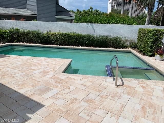 611 Bridgeway LN, Naples, FL 34108