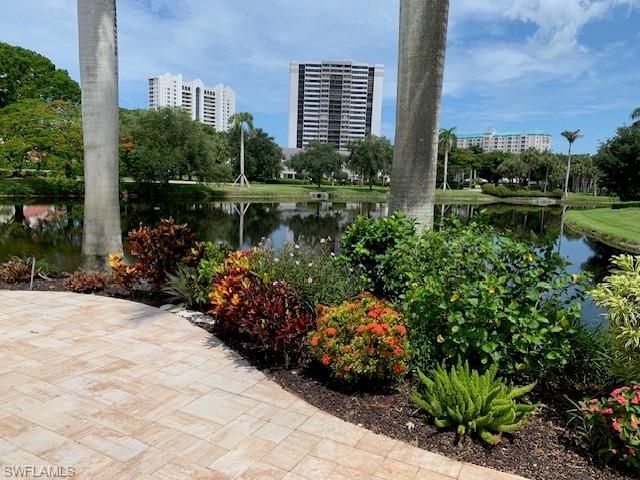 611 Bridgeway LN, Naples, FL 34108