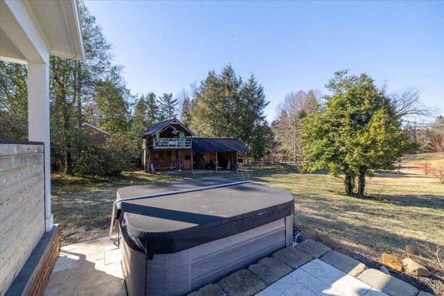 111 Cohee RD, Blacksburg, VA 24060