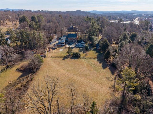 111 Cohee RD, Blacksburg, VA 24060