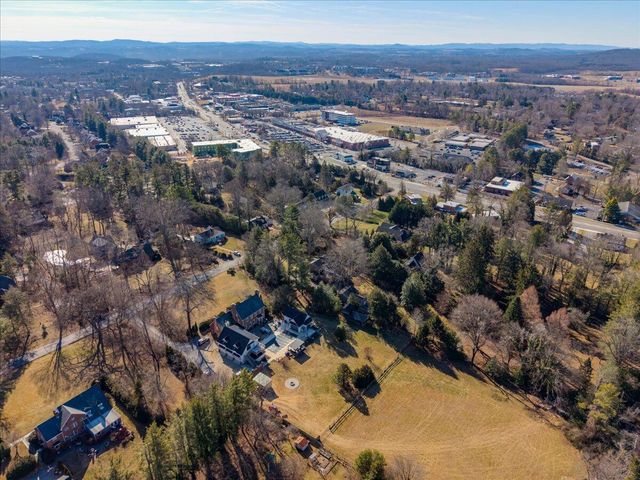 111 Cohee RD, Blacksburg, VA 24060