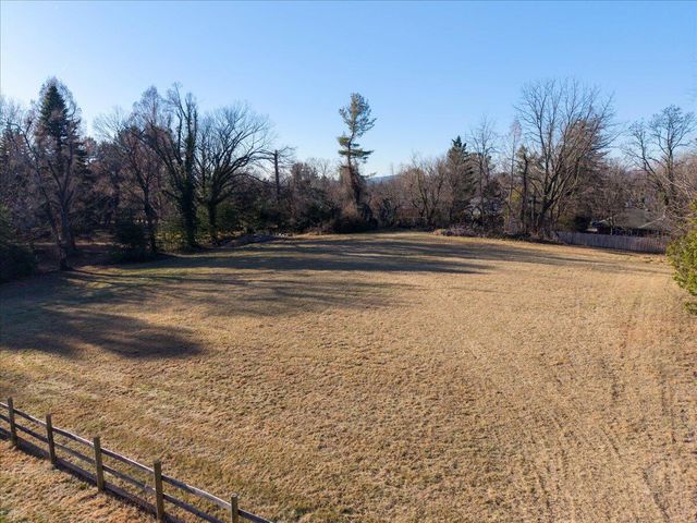 111 Cohee RD, Blacksburg, VA 24060