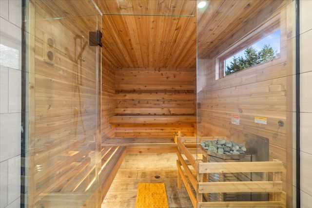 111 Cohee RD, Blacksburg, VA 24060