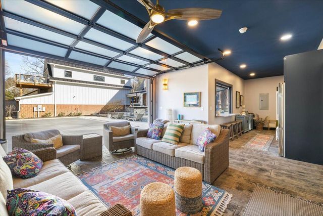 111 Cohee RD, Blacksburg, VA 24060