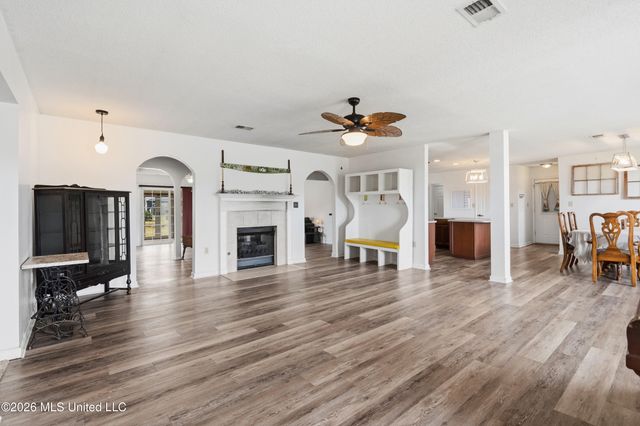 1423 N Red Banks Road, Red Banks, MS 38661