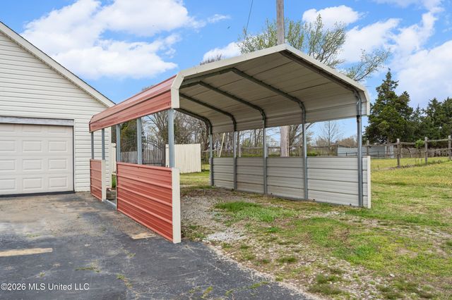 1423 N Red Banks Road, Red Banks, MS 38661