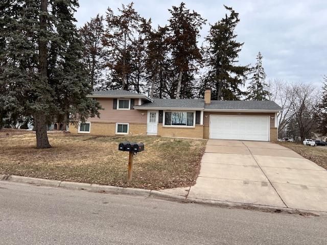 8624 Cherokee Drive N, Brooklyn Park, MN 55428