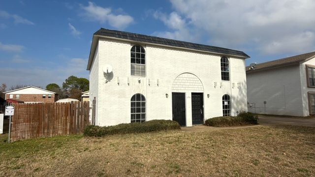 1907 Nolen Court, Arlington, TX 76012