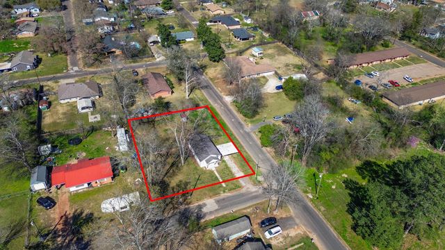 2800 Bernice St, Gladewater, TX 75647