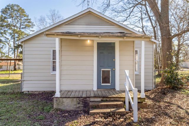 2800 Bernice St, Gladewater, TX 75647