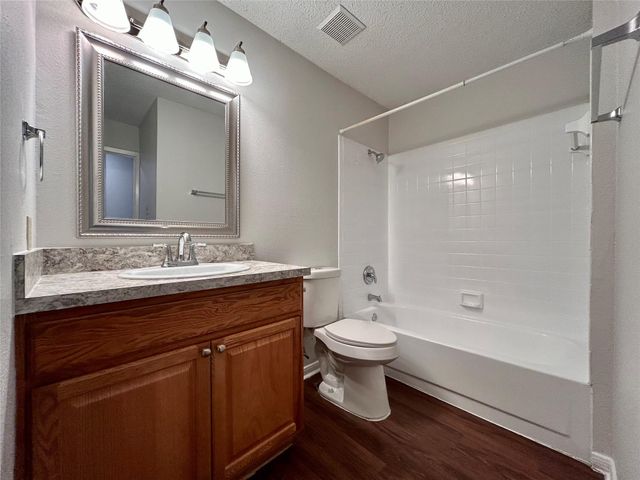 8910 Schick RD D, Austin, TX 78729