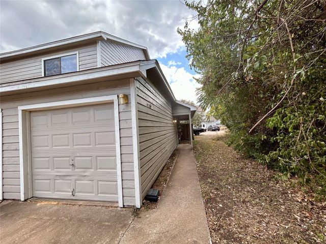 8910 Schick RD D, Austin, TX 78729