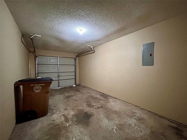 8910 Schick RD D, Austin, TX 78729