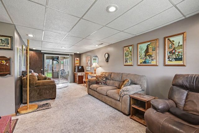 136 Augusta Road, Oswego, IL 60543
