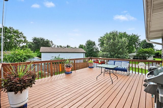 136 Augusta Road, Oswego, IL 60543