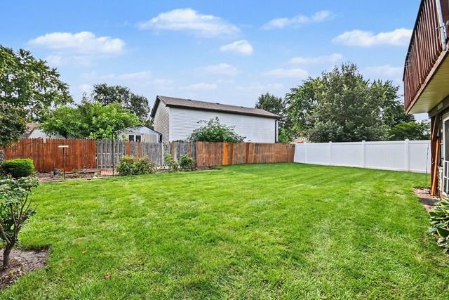 136 Augusta Road, Oswego, IL 60543