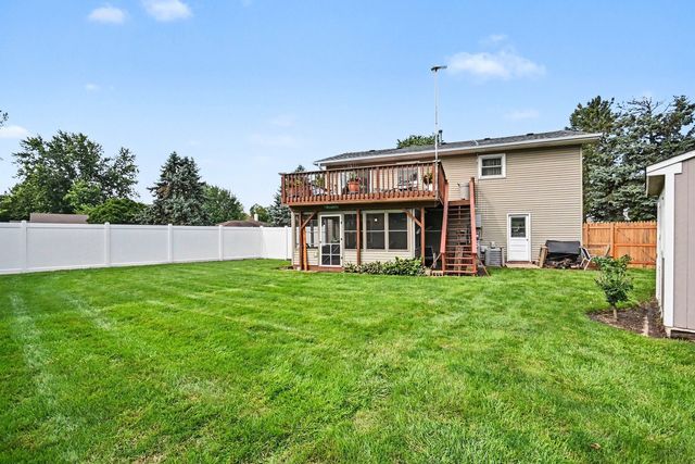 136 Augusta Road, Oswego, IL 60543