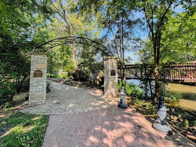 136 Augusta Road, Oswego, IL 60543