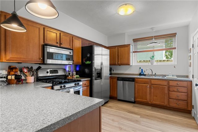 26 West Narragansett Avenue 6, Newport, RI 02840