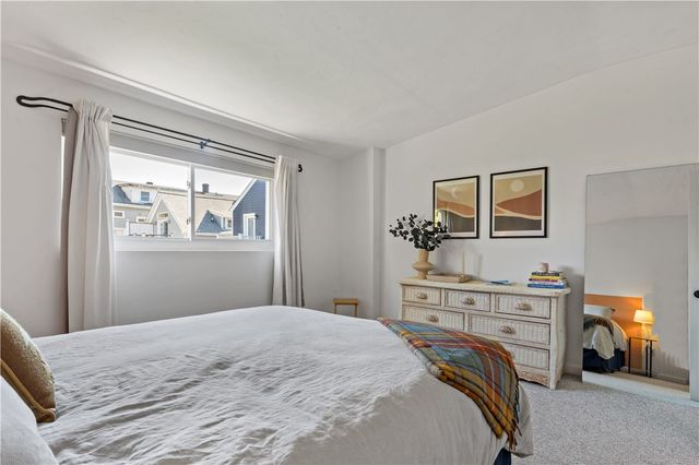 26 West Narragansett Avenue 6, Newport, RI 02840