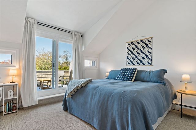 26 West Narragansett Avenue 6, Newport, RI 02840