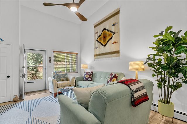 26 West Narragansett Avenue 6, Newport, RI 02840