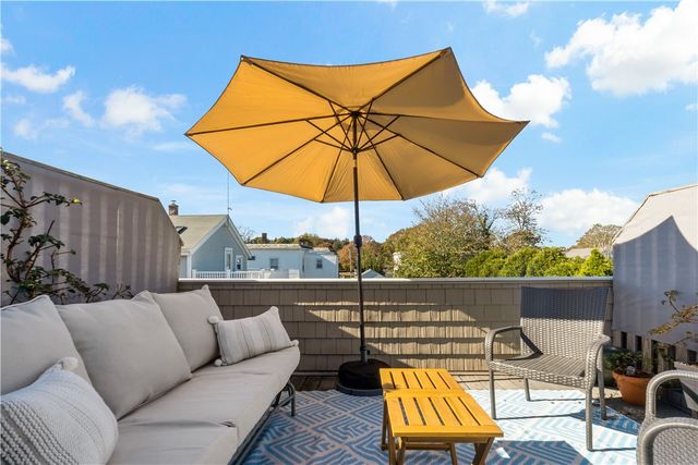 26 West Narragansett Avenue 6, Newport, RI 02840