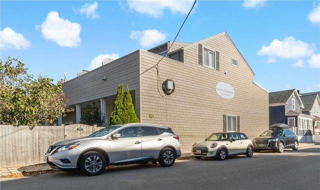 26 West Narragansett Avenue 6, Newport, RI 02840