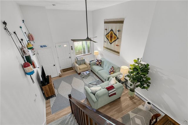 26 West Narragansett Avenue 6, Newport, RI 02840