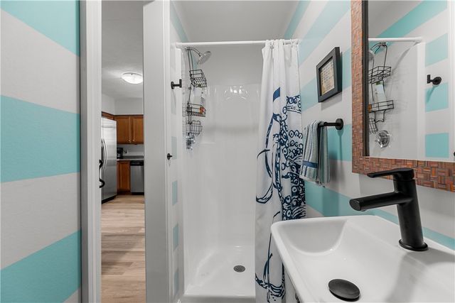 26 West Narragansett Avenue 6, Newport, RI 02840