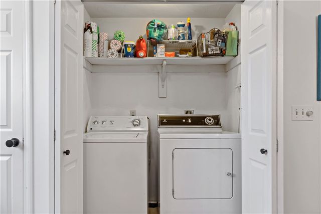 26 West Narragansett Avenue 6, Newport, RI 02840