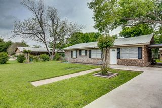 704 Laurel ST, Bastrop, TX 78602