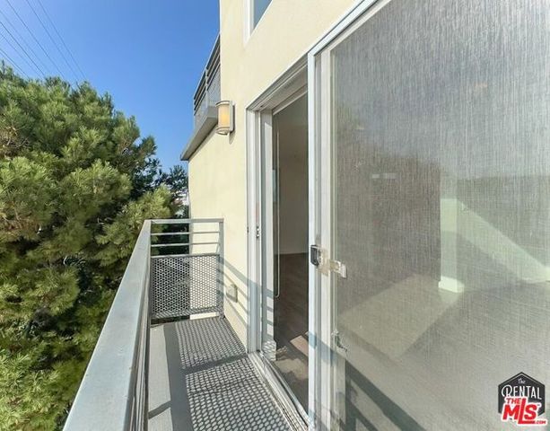 4980 S Centinela Avenue 7, Los Angeles, CA 90066