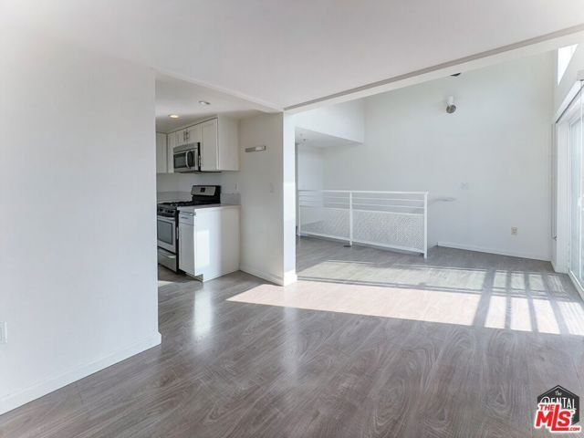 4980 S Centinela Avenue 7, Los Angeles, CA 90066
