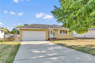 34622 Iris Lane, Eastlake, OH 44095