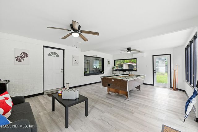 1637 STARRATT Road, Jacksonville, FL 32226