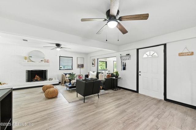 1637 STARRATT Road, Jacksonville, FL 32226