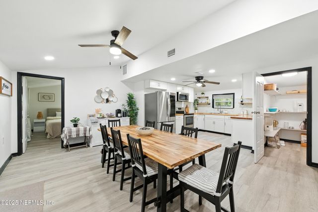1637 STARRATT Road, Jacksonville, FL 32226