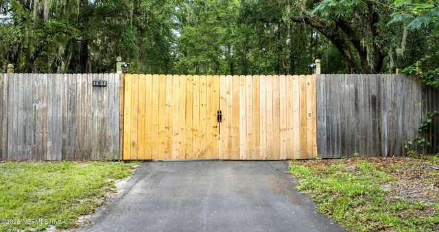 1637 STARRATT Road, Jacksonville, FL 32226