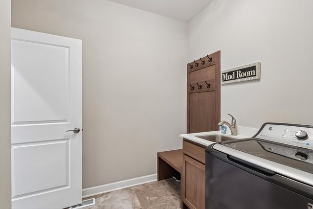 14255 Lacey Drive, Lemont, IL 60439