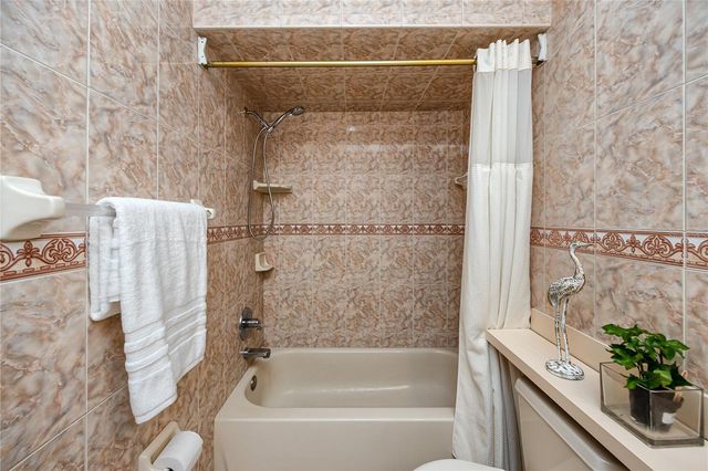 14012 CASCADE LANE, Tampa, FL 33618