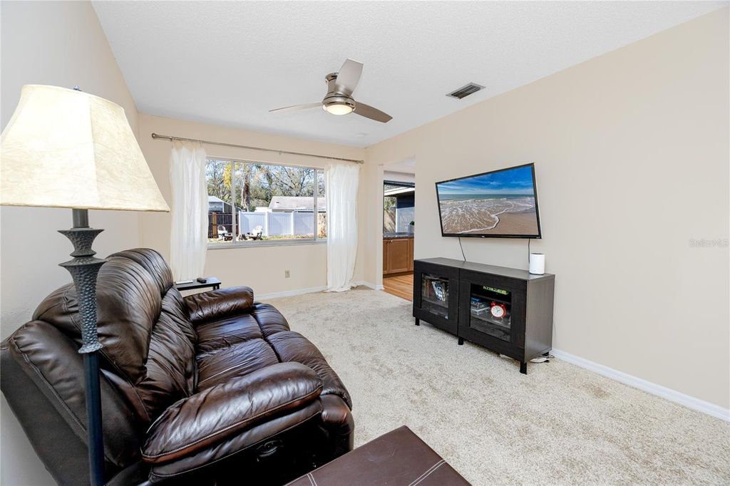 Image 8 of property listing at 14012 CASCADE LANE, Tampa, FL 33618