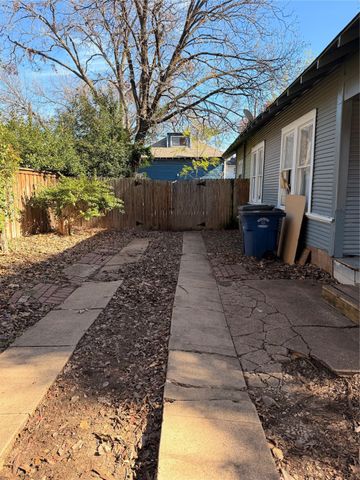 216 N Waverly Drive, Dallas, TX 75208