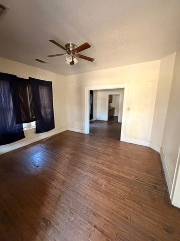 216 N Waverly Drive, Dallas, TX 75208