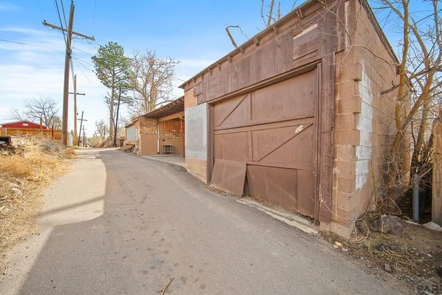 909 E 11th St, Pueblo, CO 81001