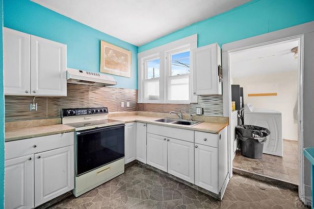 909 E 11th St, Pueblo, CO 81001