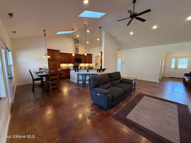 80 Carlson DR, Sandpoint, ID 83864